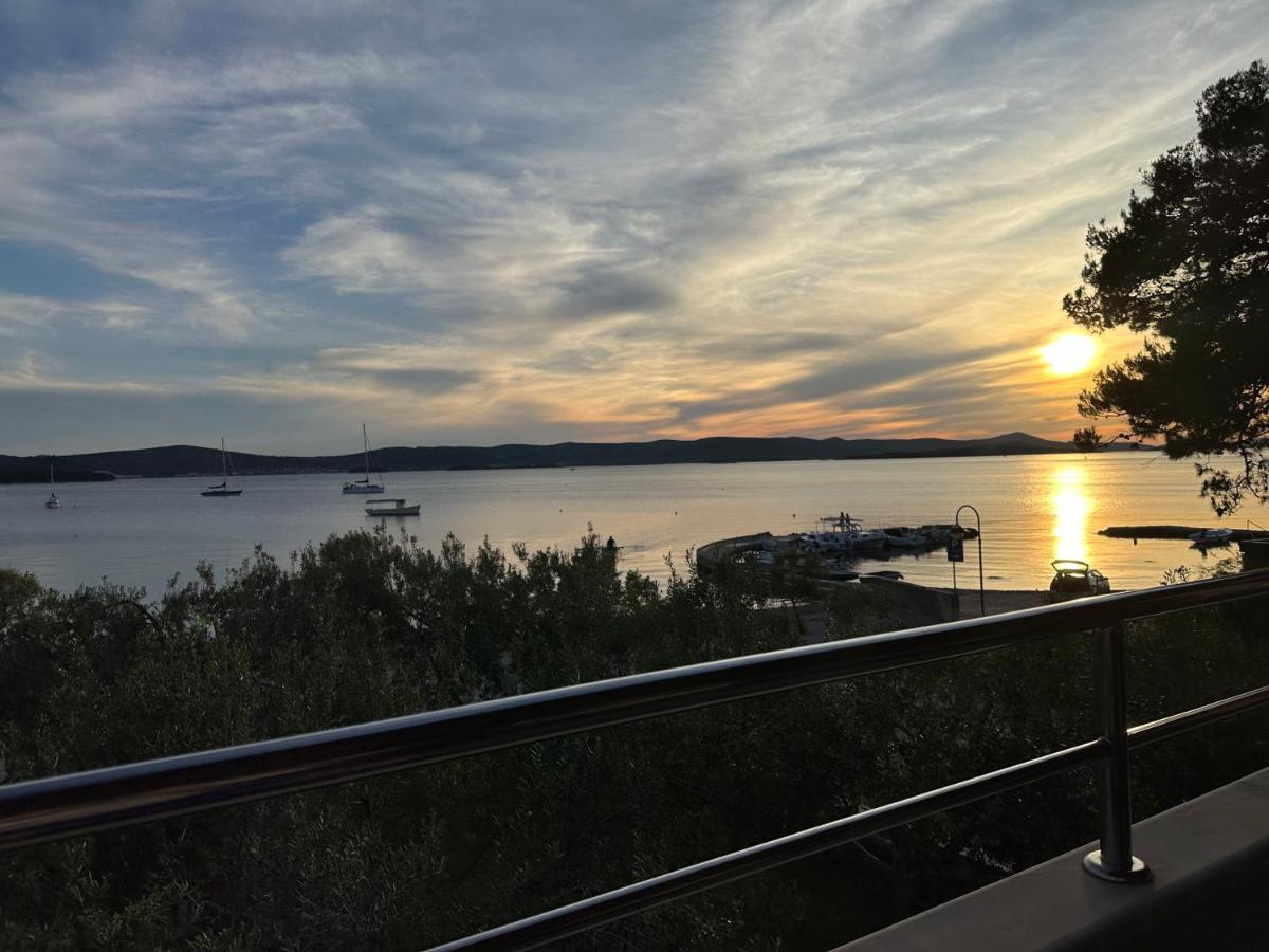 Apartmani Roko Biograd Na Moru Zewnętrze zdjęcie
