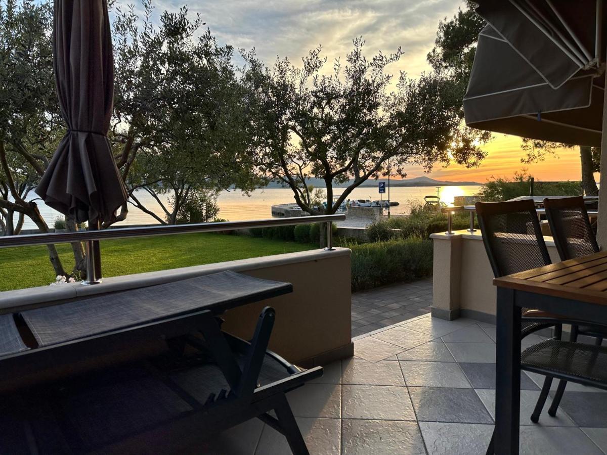 Apartmani Roko Biograd Na Moru Zewnętrze zdjęcie